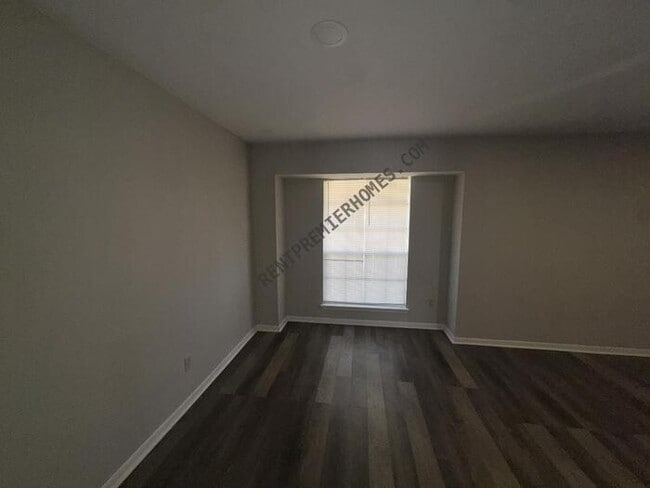 Building Photo - 403 Mistywood Dr