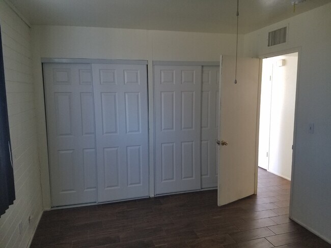 Building Photo - Charming 3 Bed, 2 Bath