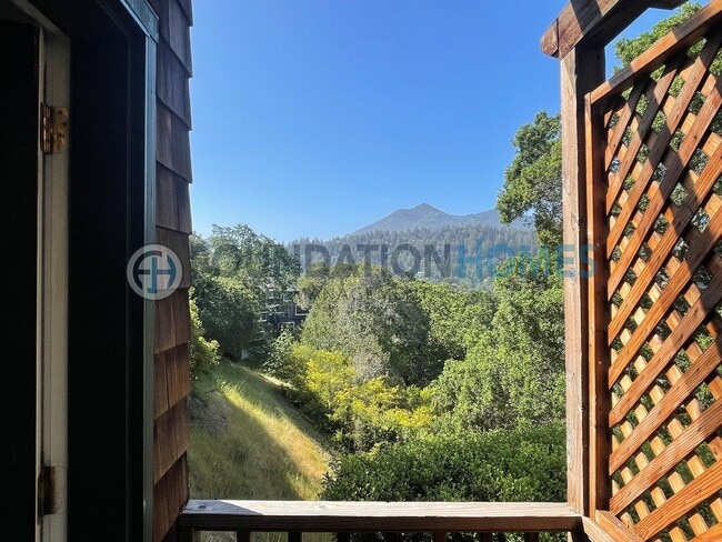 Building Photo - Beautiful Ross Cottage - Views - Pool - FOUNDATION