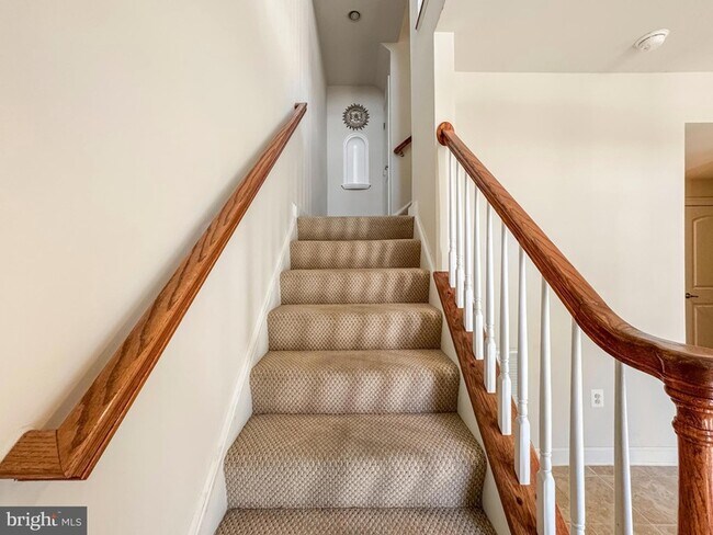 Building Photo - 42365 Pine Forest Dr