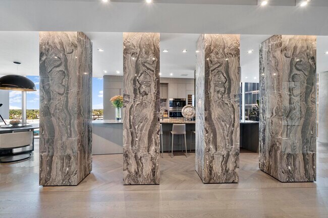 Building Photo - 2200 N Ocean Blvd