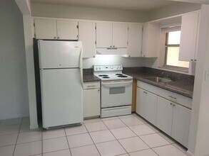 Building Photo - 5831 SW 36th Ct