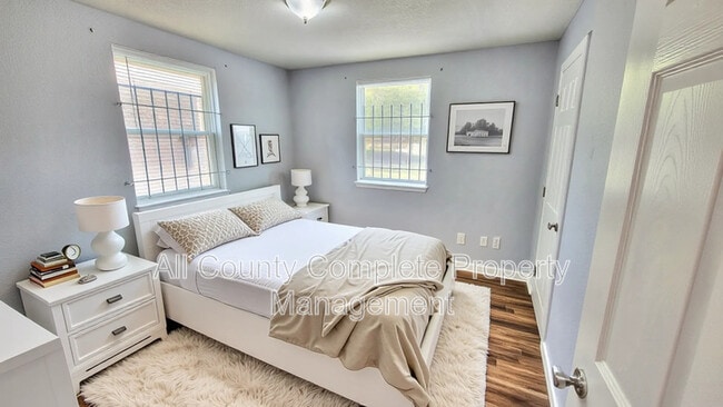 Building Photo - 3018 Pearce St