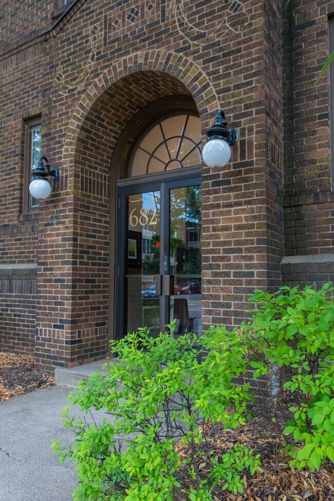 Building Photo - Stratford Flats