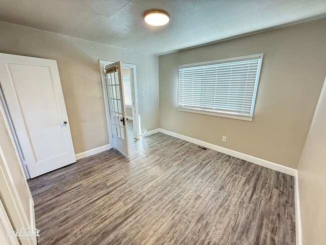 Building Photo - Move-In Ready 3-Bedroom with Fresh Finishes & Basement Space