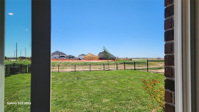 Building Photo - 27215 Blue Pool Dr