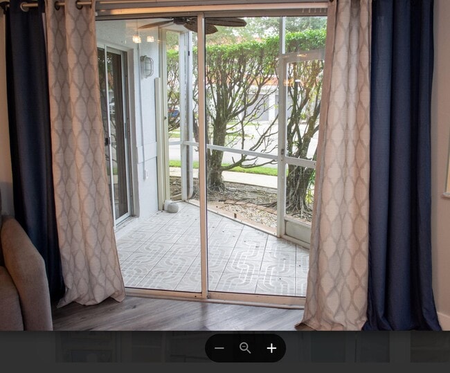 Building Photo - 992 NW 93rd Ave