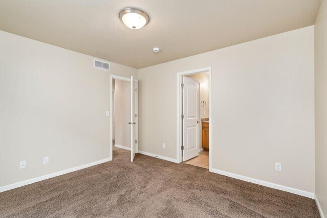 Building Photo - 2255 Sopris Cir