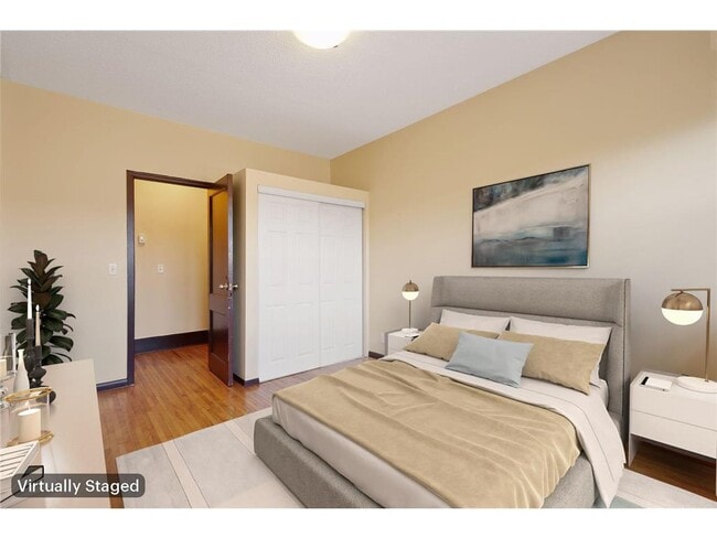 Building Photo - 2641 Girard Ave S