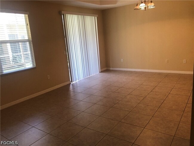 Building Photo - 9813 Quinta Artesa Way