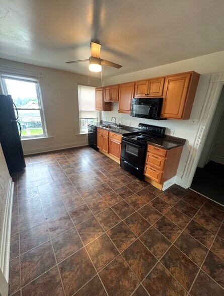 Building Photo - 232 Bigham St