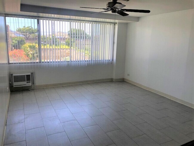 Building Photo - Upgraded Studio Unit at the Five Regents i...