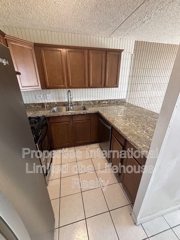 Building Photo - 1326 Ke’eaumoku St