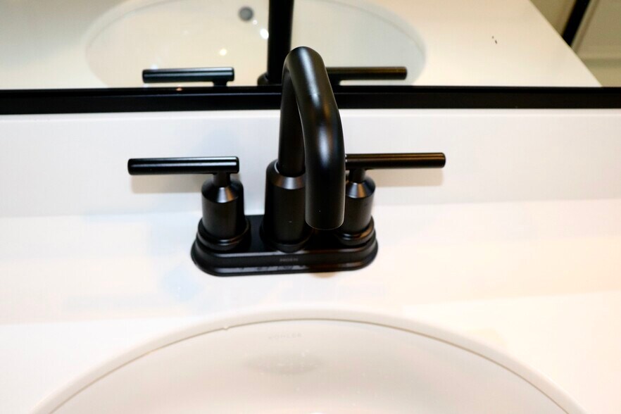 Building Photo - 1536 Minories Dr