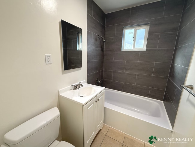 Building Photo - Fully Remodeled 3BR/1.5BA Duplex Unit w/ Garage in South San Francisco