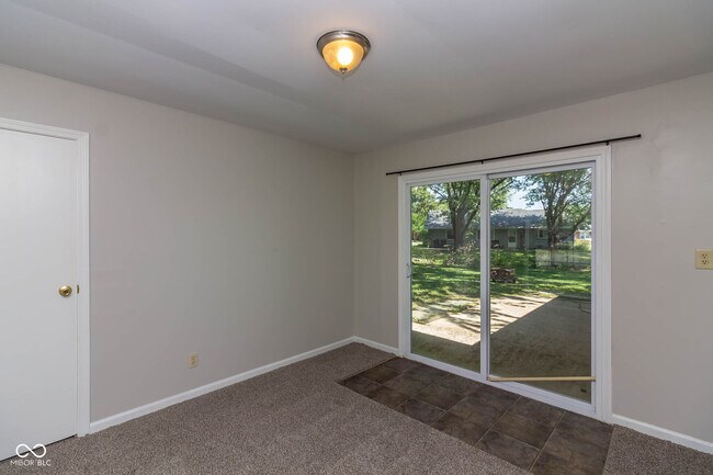 Building Photo - 9 Greenbriar Ln