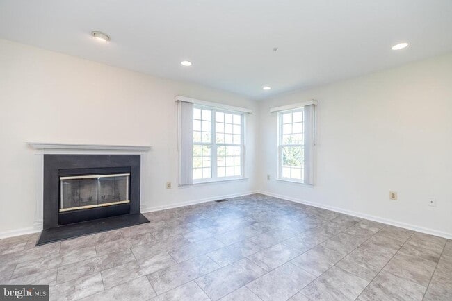 Building Photo - 940 Bentley Ct