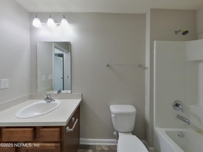 Building Photo - 1987 April Oaks Dr