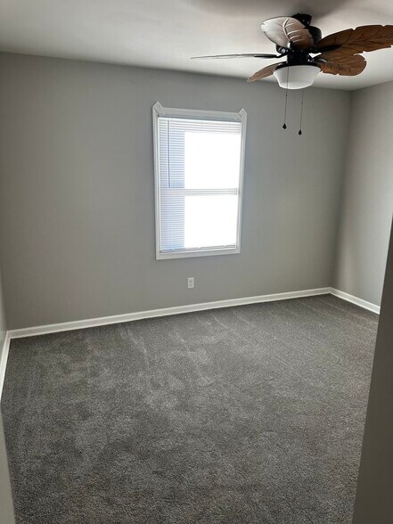 Building Photo - 782 Mount St