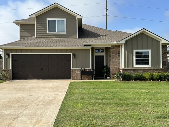 Building Photo - 15439 Anna Ln