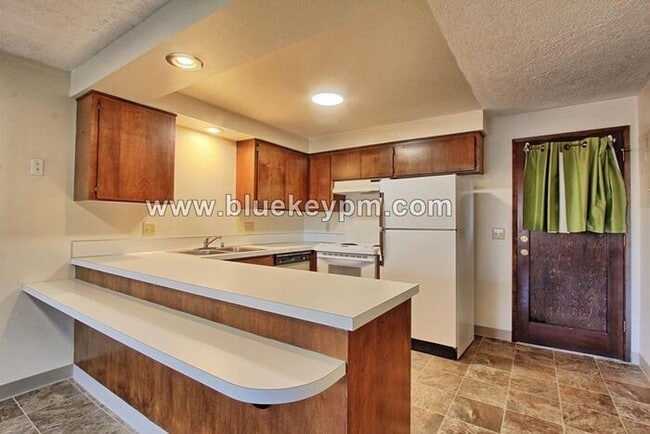 Primary Photo - Unit #4- 2 Bed, 1 Bath Unit in Battle Ground in a 55+ Complex 2 blocks off Main Street