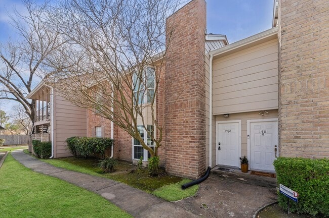 Building Photo - 2800 Jeanetta St