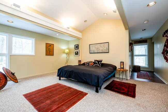 Building Photo - 9431 Dunewood Dr
