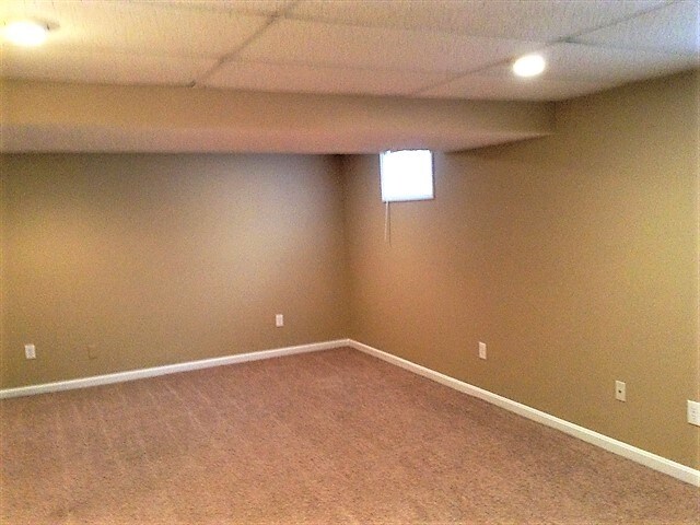 Building Photo - 2135 Canyon Ct