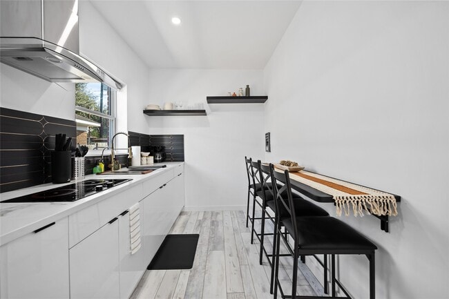 Building Photo - 4208 Clay St