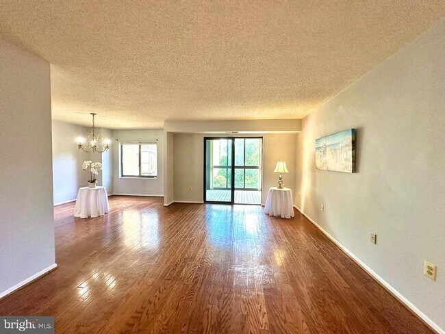 Building Photo - 3310 N Leisure World Blvd