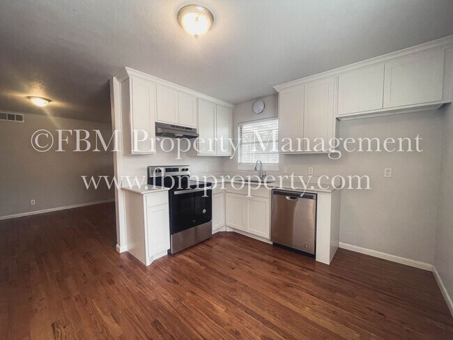 Building Photo - 214 Pensacola Ave