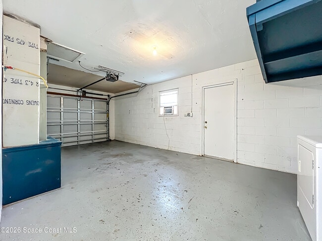 Building Photo - 2140 Emerald Ct