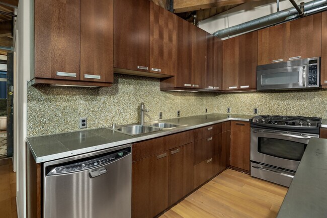 Building Photo - 1408 12th Ave