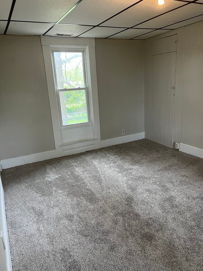 Building Photo - 120 1st St