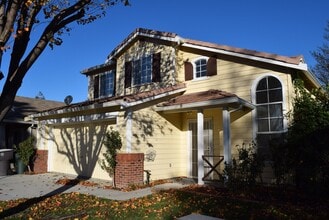 Building Photo - Spacious North Tracy Home – 4 Bedrooms | 2.5 Bathrooms