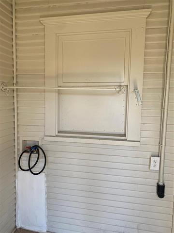 Building Photo - 1613 Park St