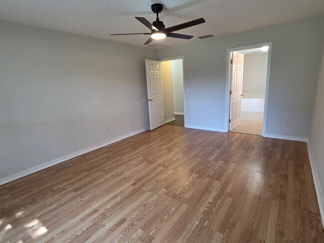 Building Photo - 116 Drake Way