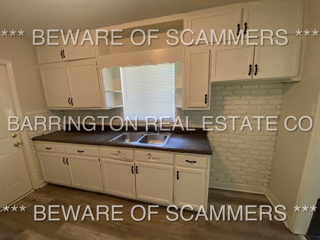 Building Photo - 8242 Vassar Ave