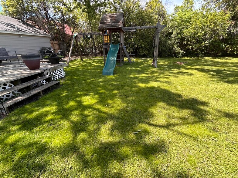 Building Photo - 5027 Wenonah Dr