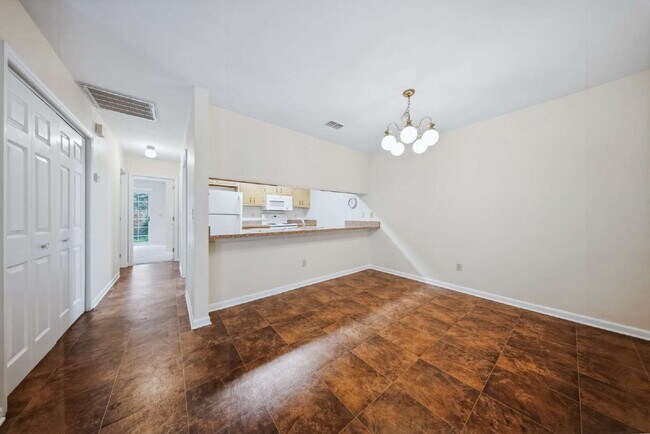 Building Photo - 1402 Sturbridge Pl