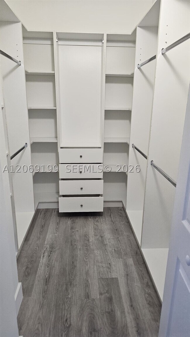 Building Photo - 3124 SW 154th Pl