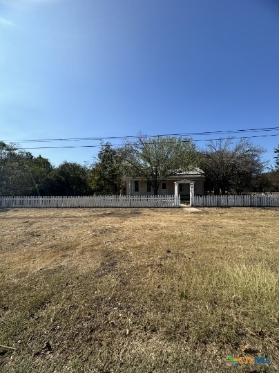 Building Photo - 302 N Burleson St