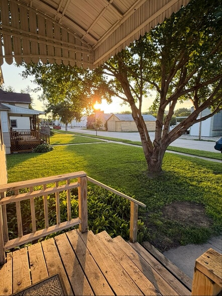 Building Photo - 817 E Water St