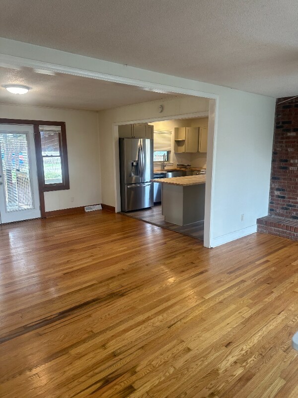 Building Photo - 6512 Springfield Dr