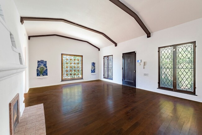 Building Photo - 1846 Holmby Ave