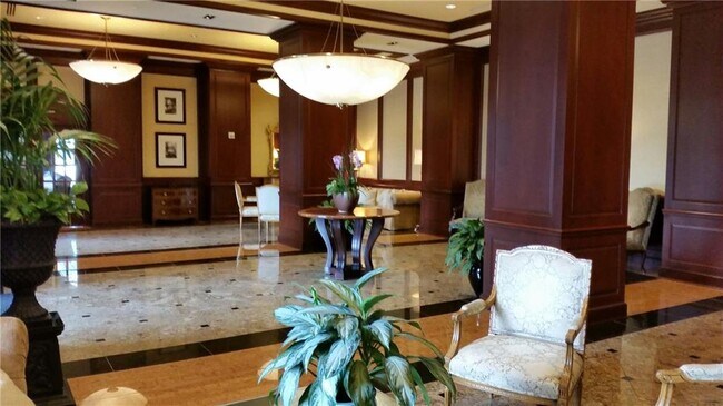 Building Photo - 195 14th St NE