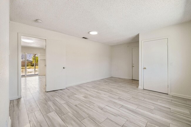 Building Photo - 33515 Wishing Well Trail