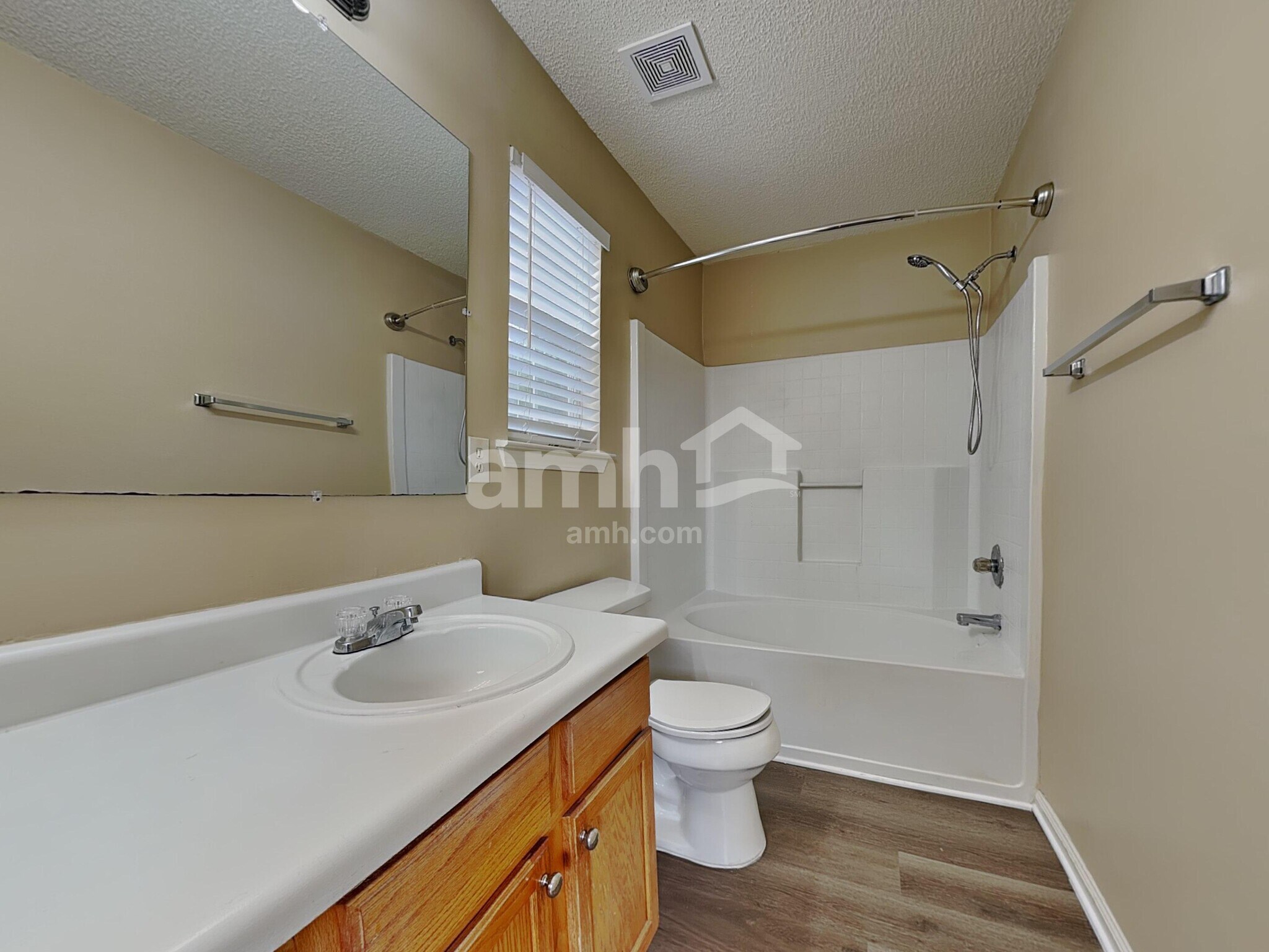 Building Photo - 5029 Kens Ct