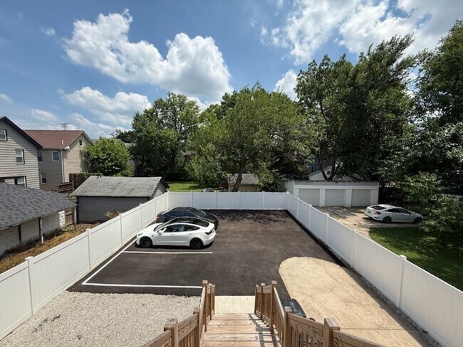 Building Photo - 4326 Brownway Ave