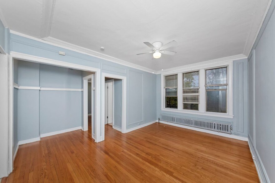 Building Photo - 1361 W Estes Ave
